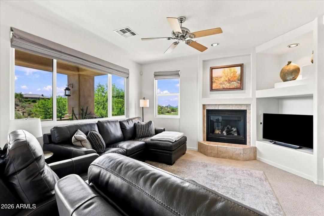 Real Estate Picture 12