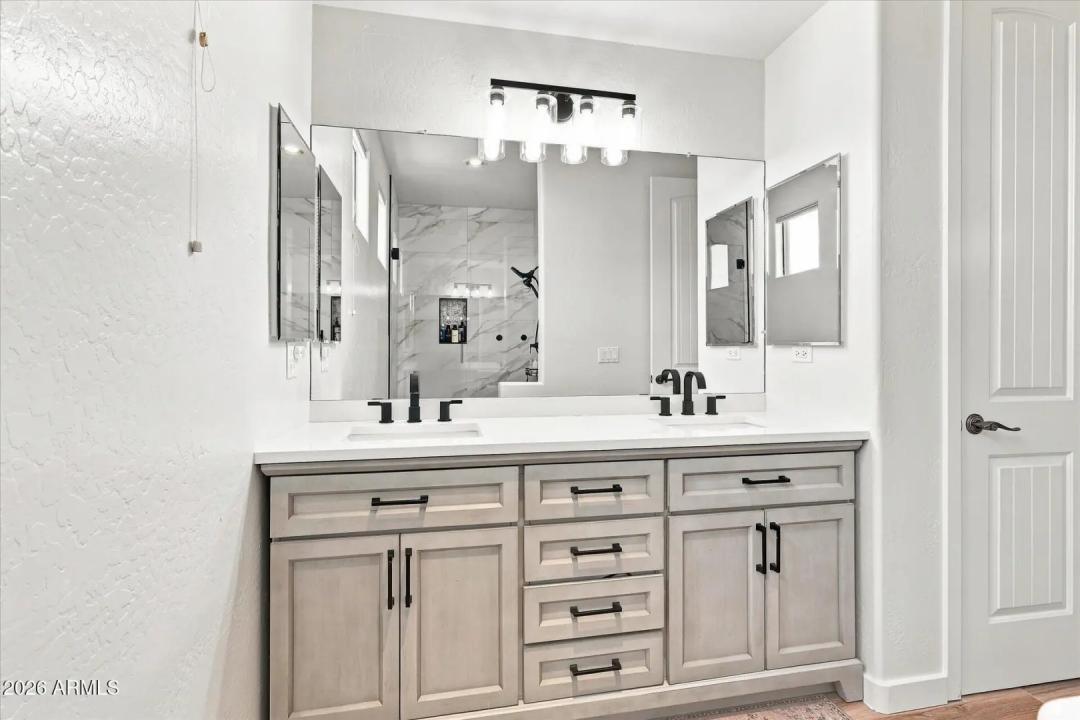 Real Estate Picture 27