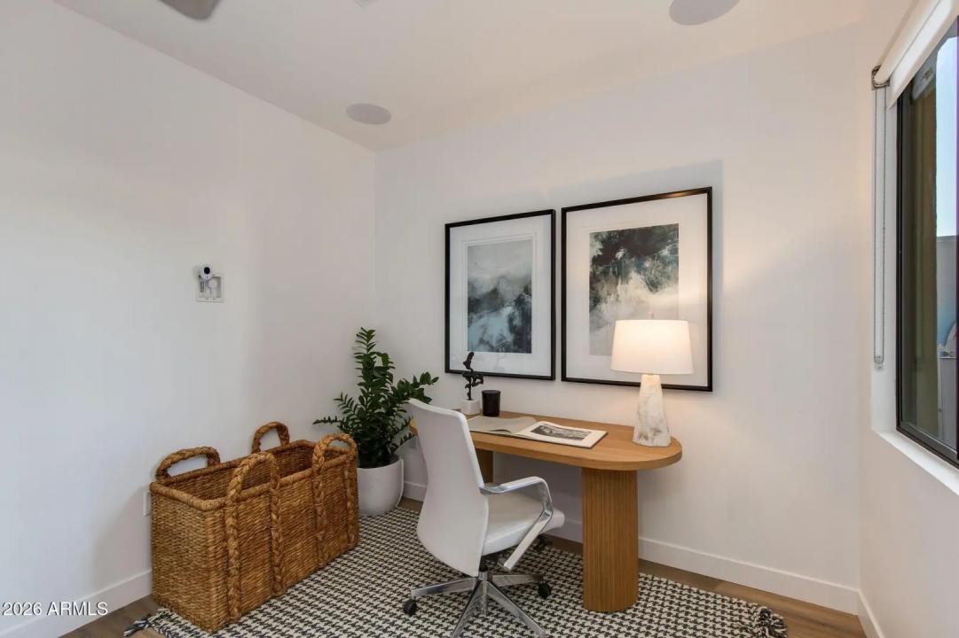 Real Estate Picture 3
