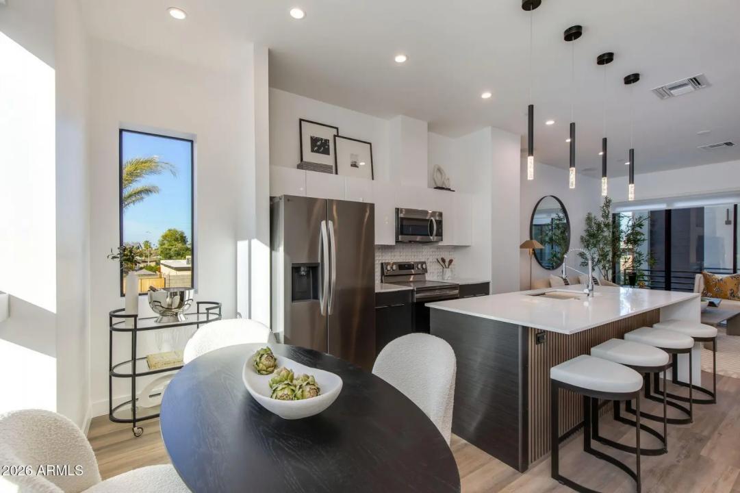 Real Estate Picture 20