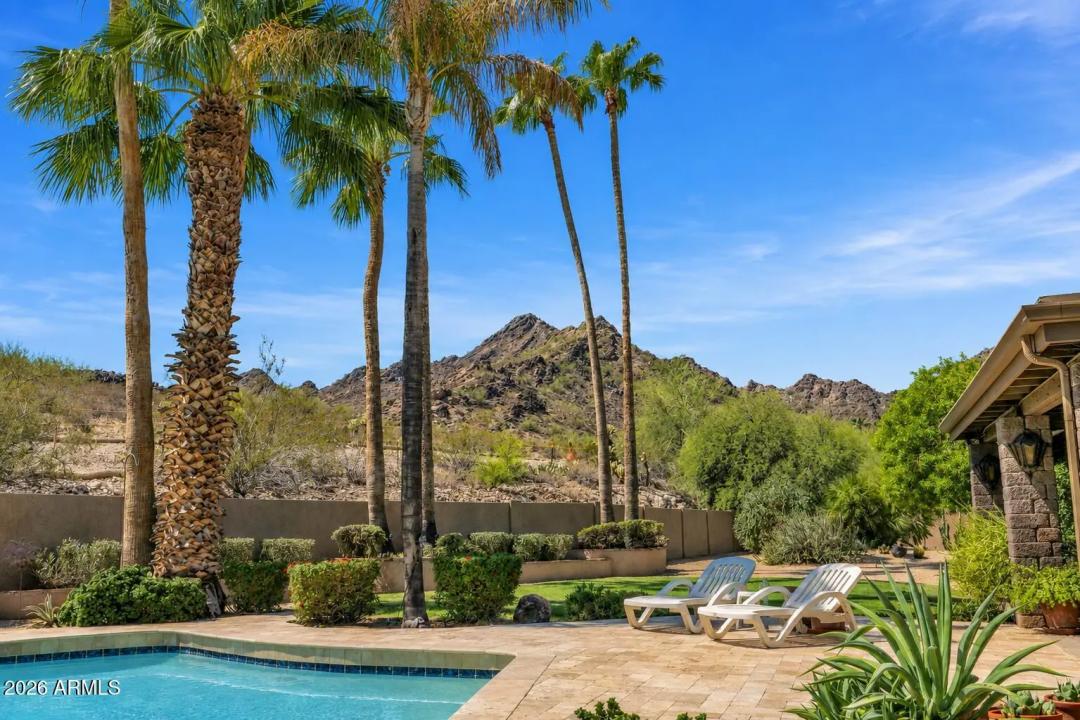 Real Estate Picture 4