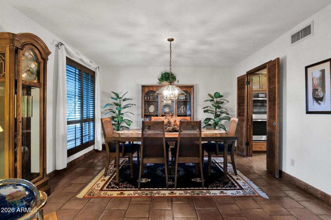 Real Estate Picture 6