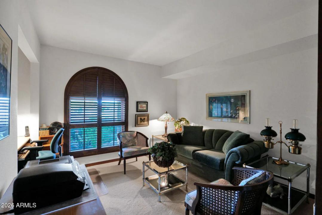 Real Estate Picture 18