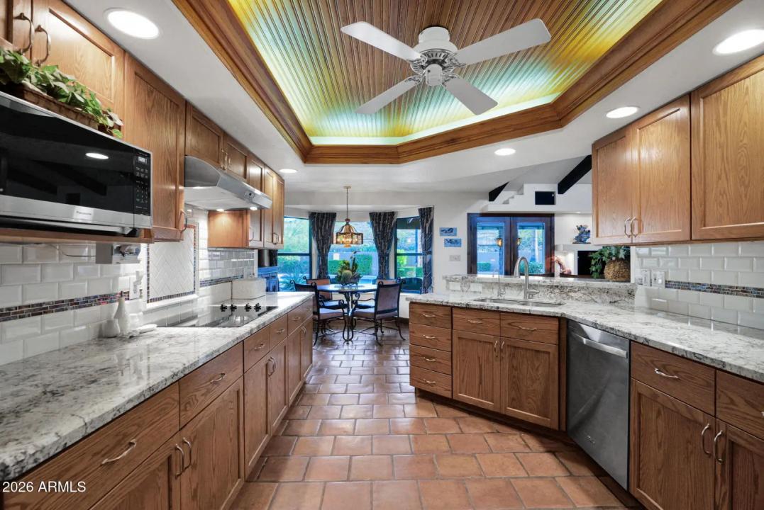 Real Estate Picture 9