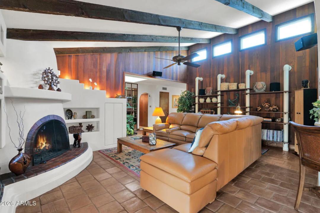Real Estate Picture 14