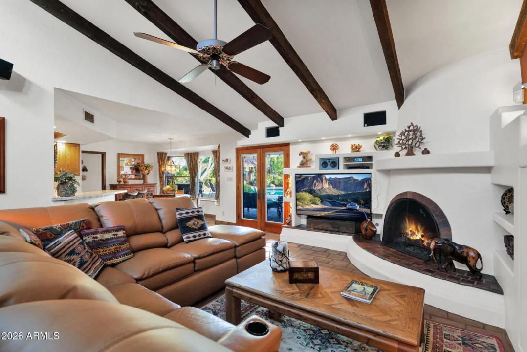 Real Estate Picture 12