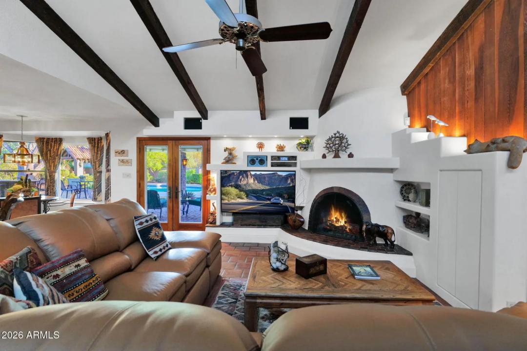 Real Estate Picture 13