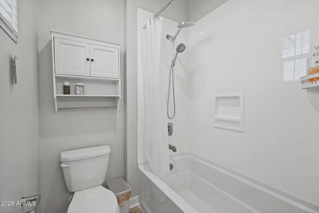 Real Estate Picture 25