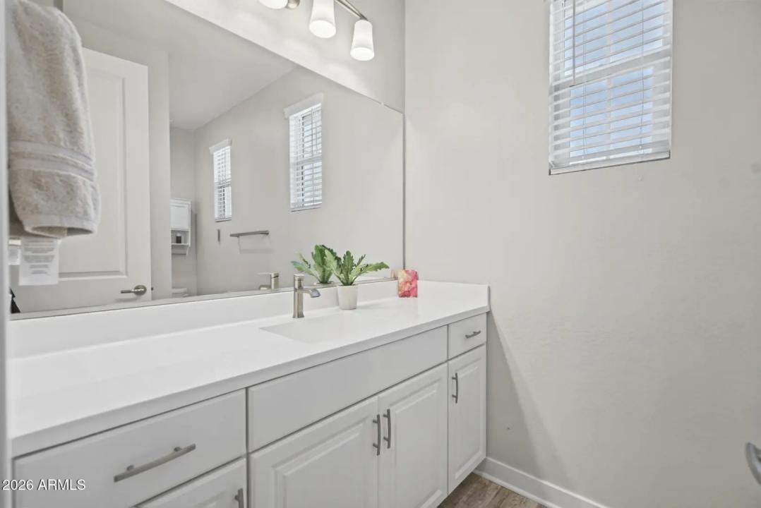Real Estate Picture 24