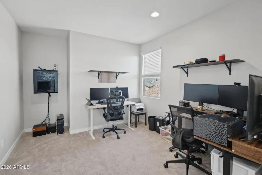 Real Estate Picture 18