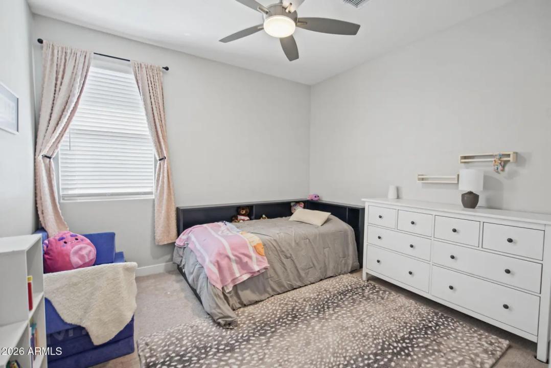 Real Estate Picture 22