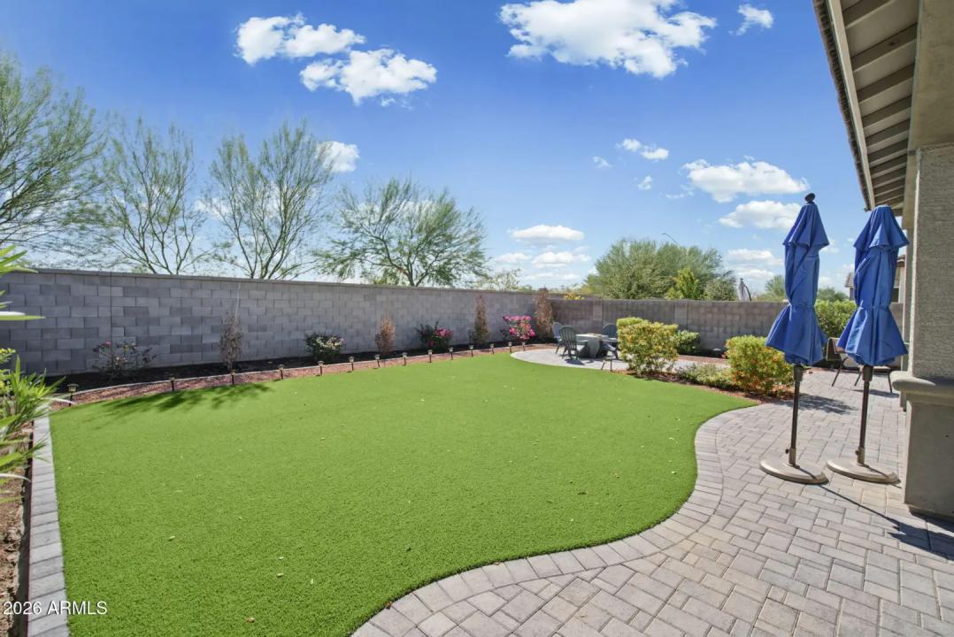 Real Estate Picture 32