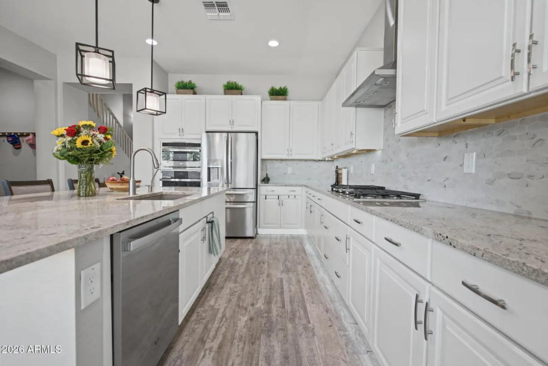 Real Estate Picture 6