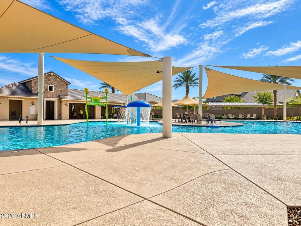 Real Estate Picture 33