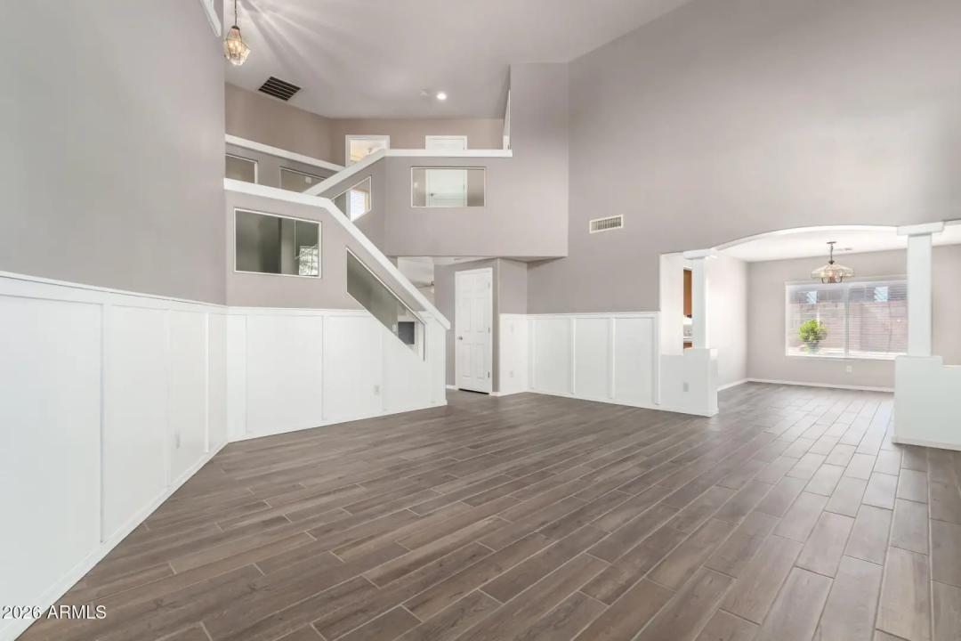 Real Estate Picture 3