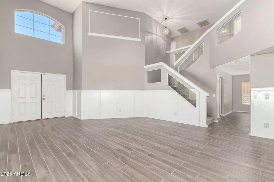 Real Estate Picture 4