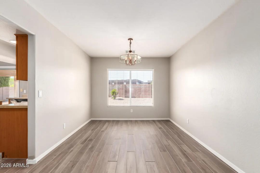 Real Estate Picture 7