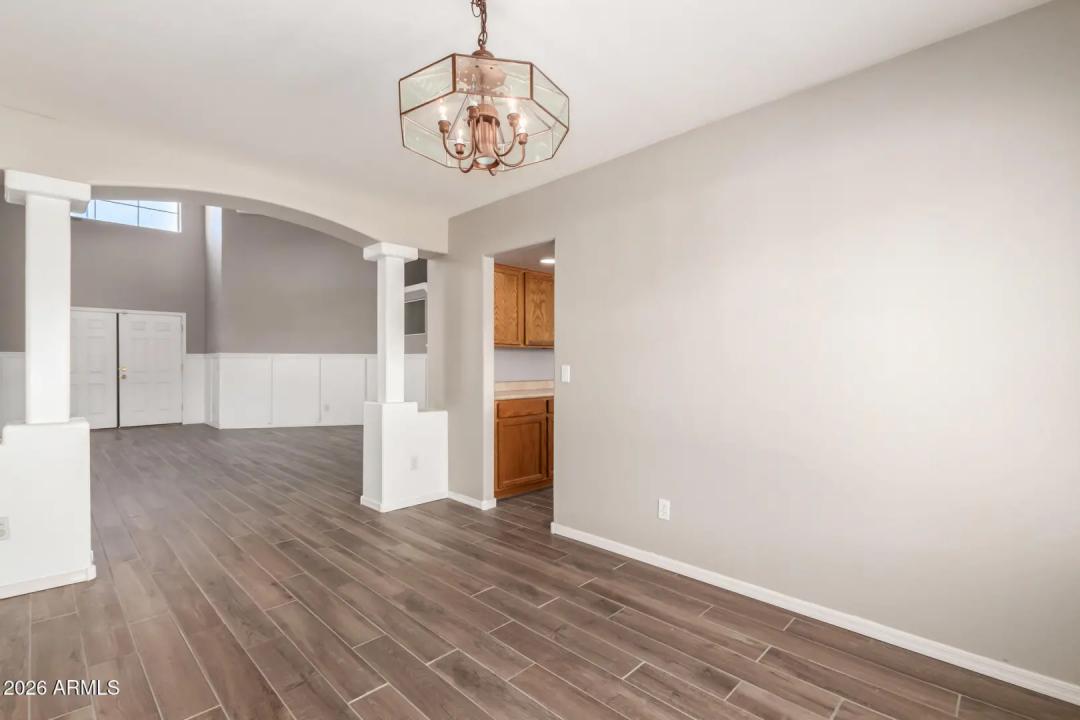 Real Estate Picture 8