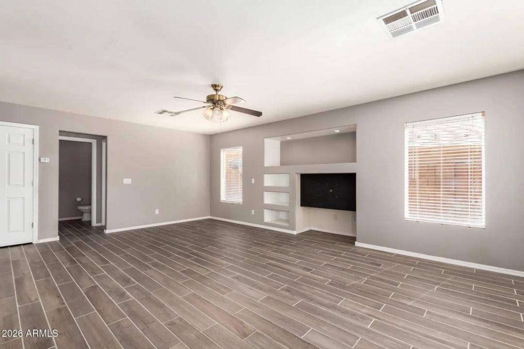Real Estate Picture 9
