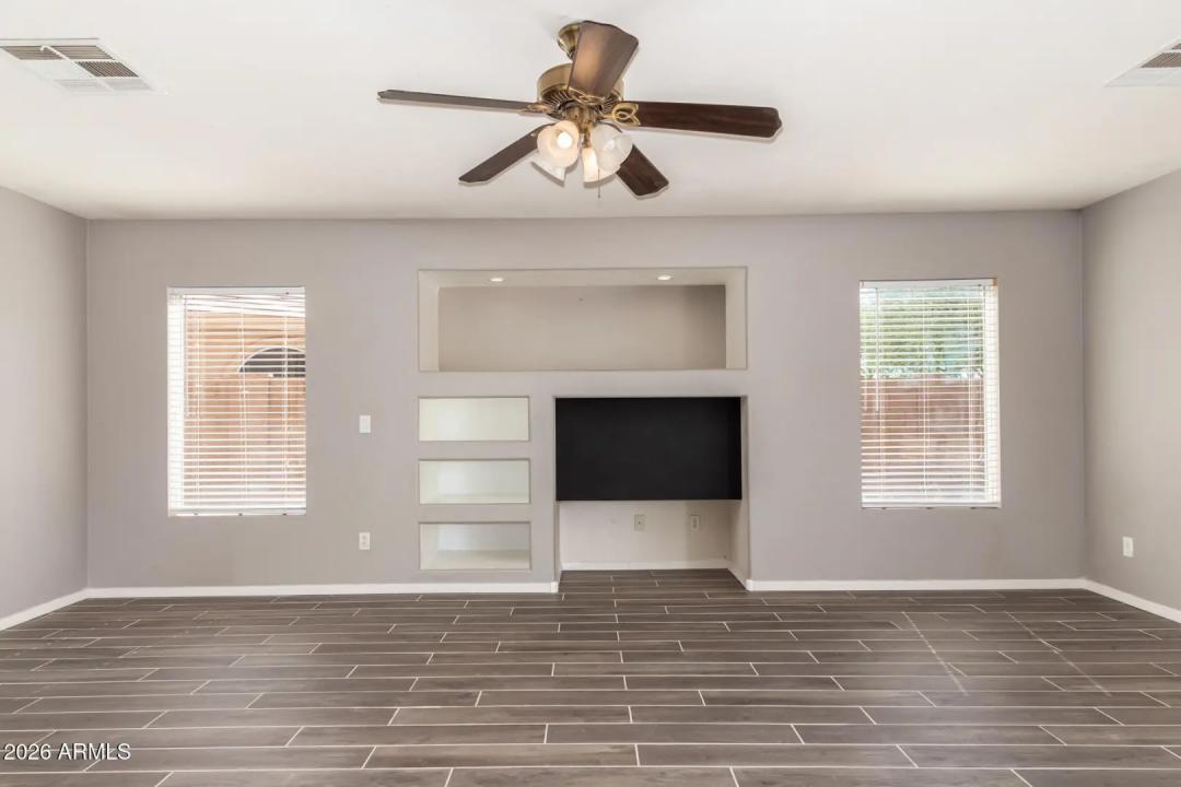 Real Estate Picture 10