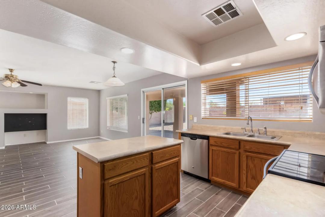 Real Estate Picture 15