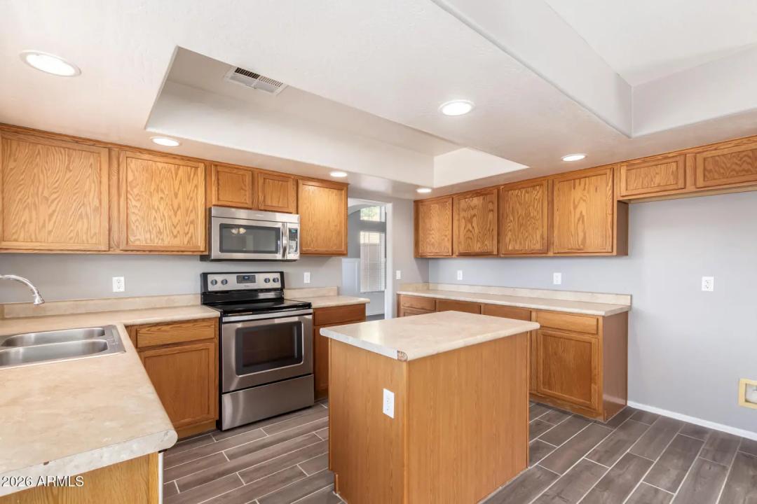 Real Estate Picture 17
