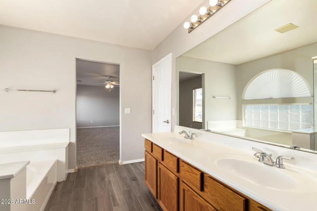 Real Estate Picture 27