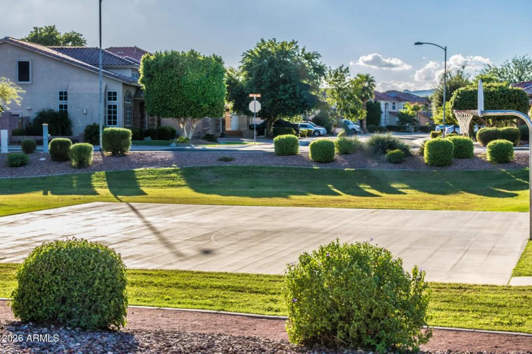 Real Estate Picture 52