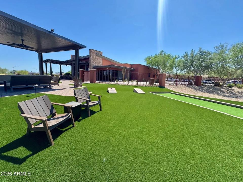 Real Estate Picture 6