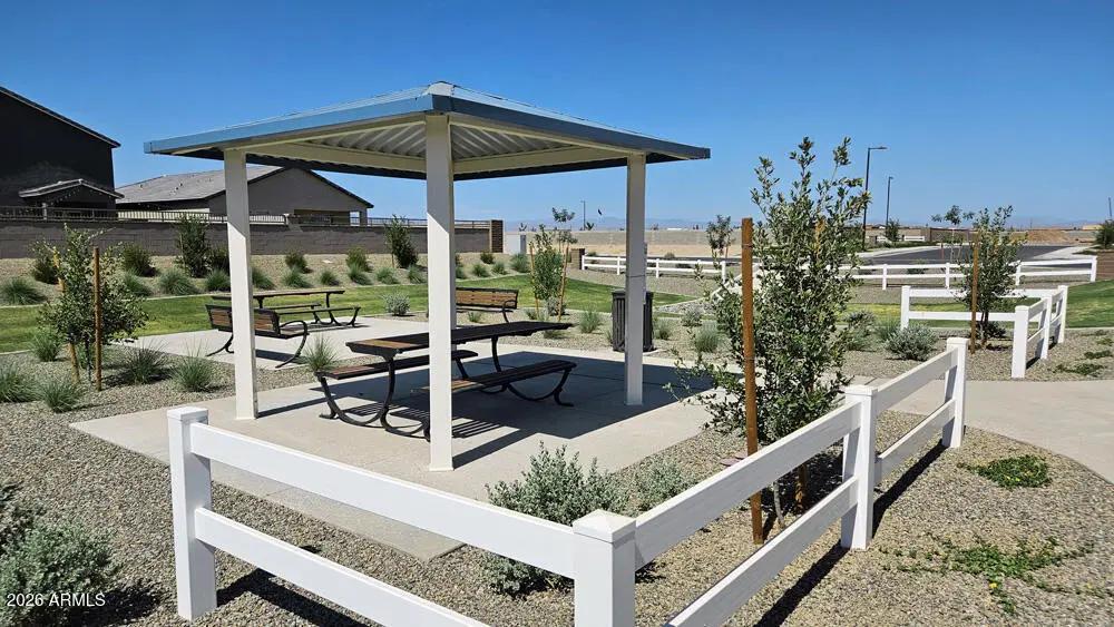 Real Estate Picture 6