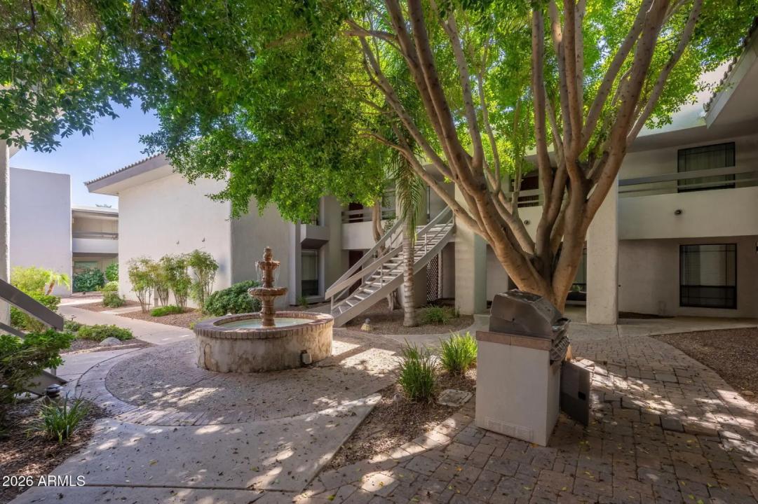 Real Estate Picture 3