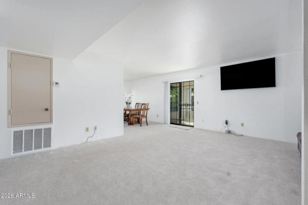 Real Estate Picture 7