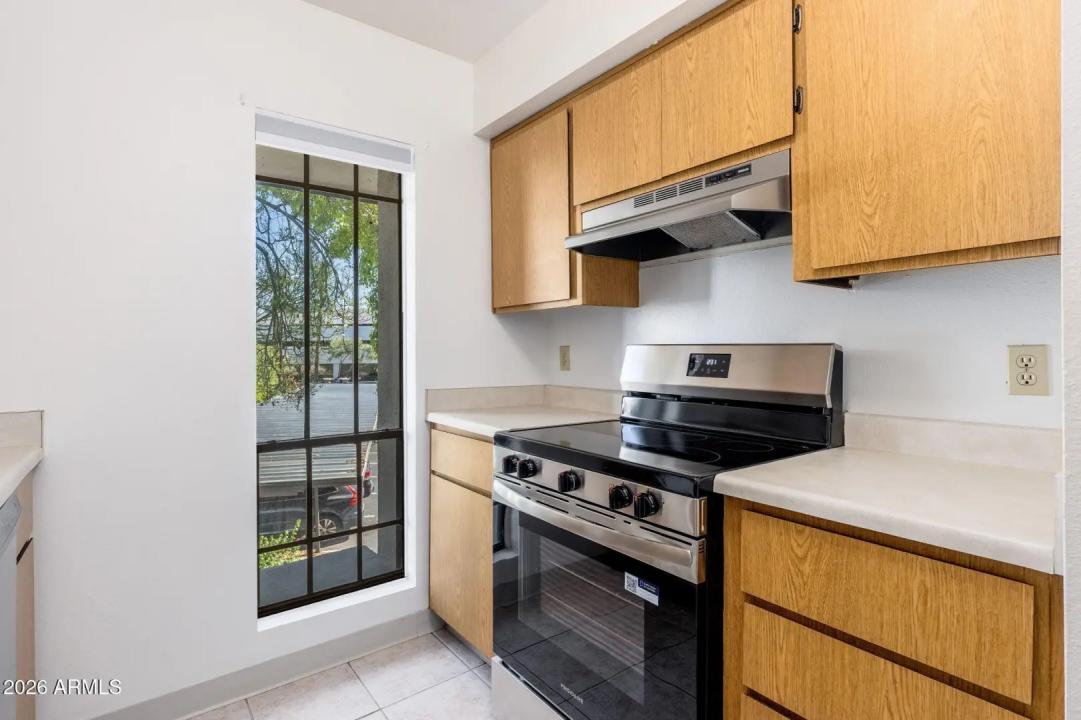 Real Estate Picture 11