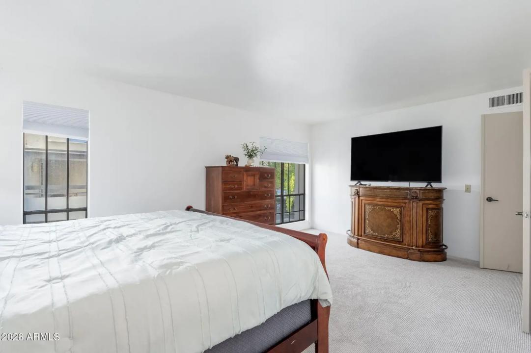 Real Estate Picture 17
