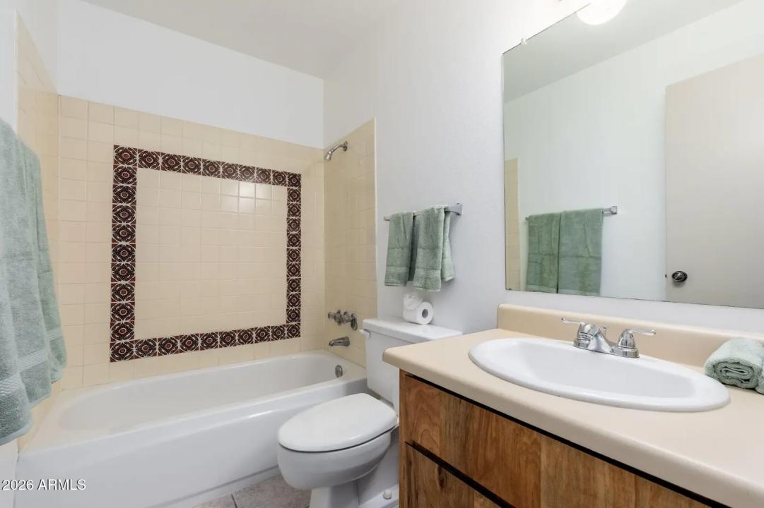 Real Estate Picture 22