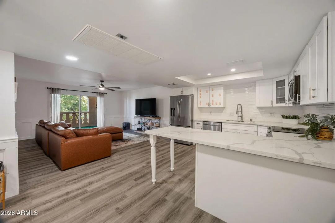 Real Estate Picture 5