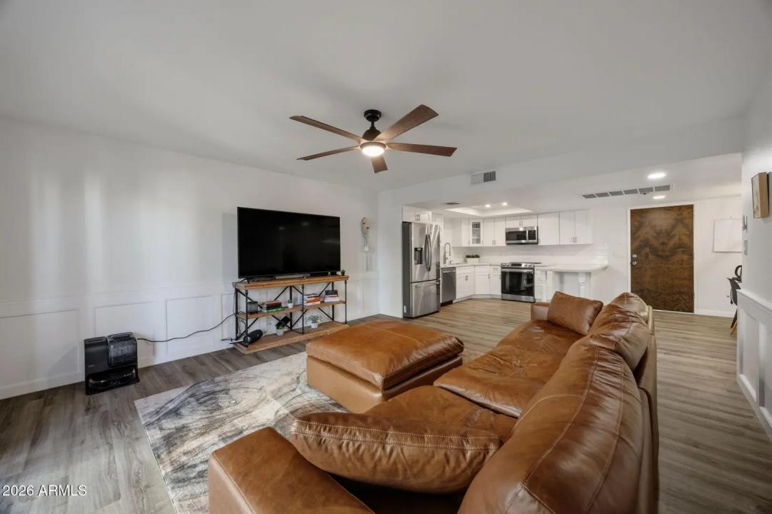 Real Estate Picture 4