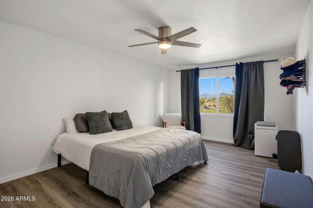 Real Estate Picture 8