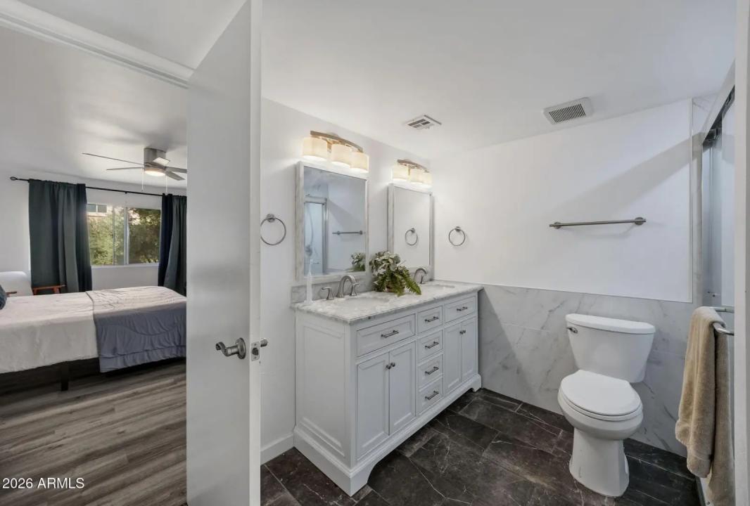 Real Estate Picture 10