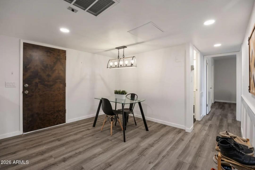 Real Estate Picture 7