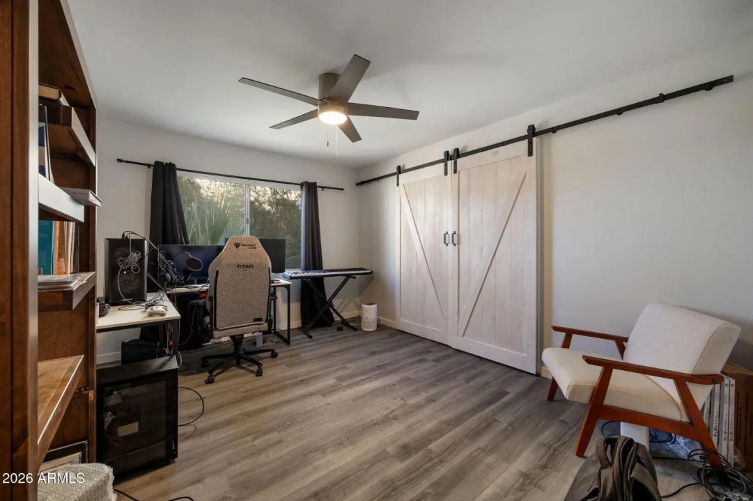 Real Estate Picture 12