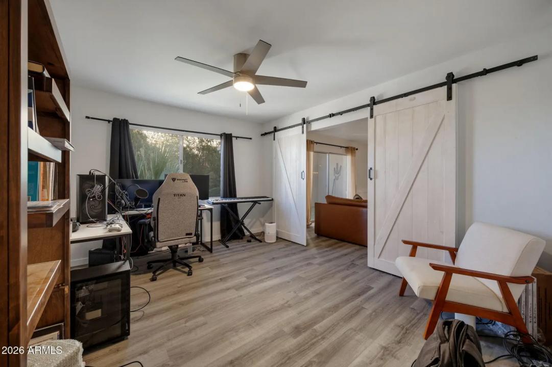 Real Estate Picture 11