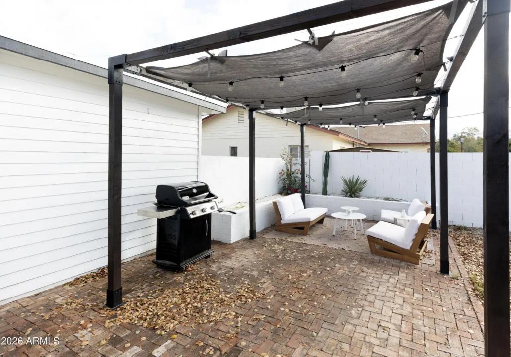 Real Estate Picture 16