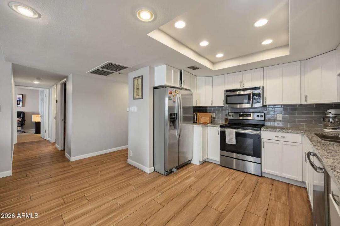 Real Estate Picture 4