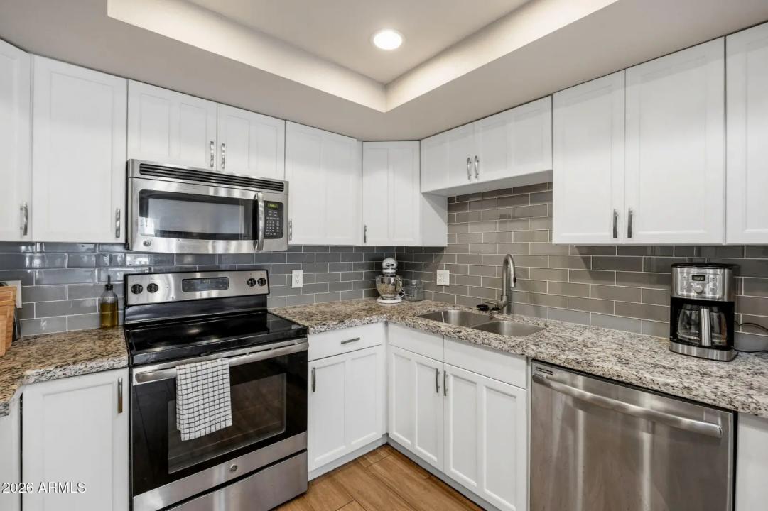 Real Estate Picture 5