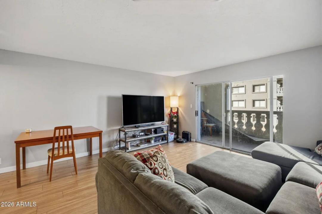Real Estate Picture 6