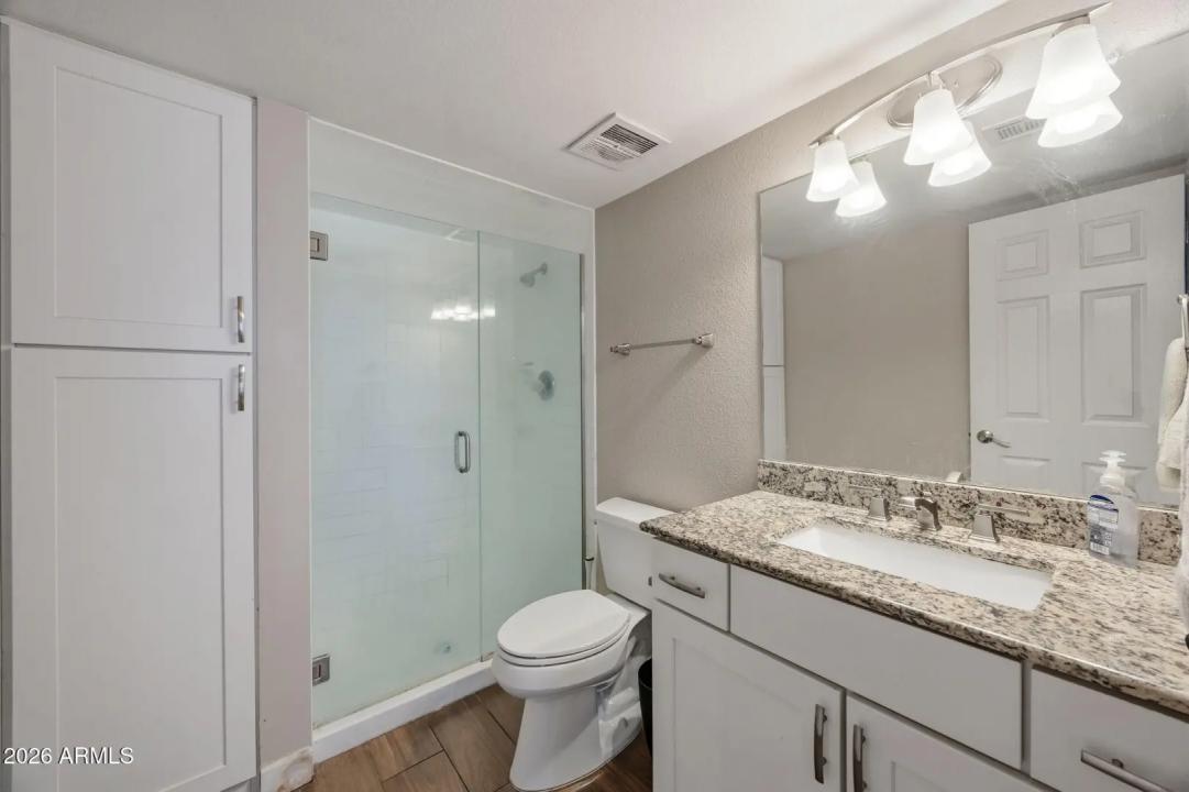 Real Estate Picture 9