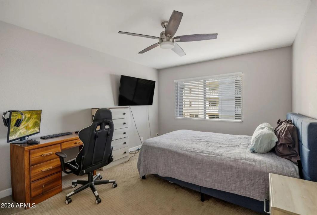 Real Estate Picture 11