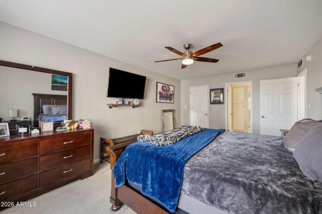 Real Estate Picture 8