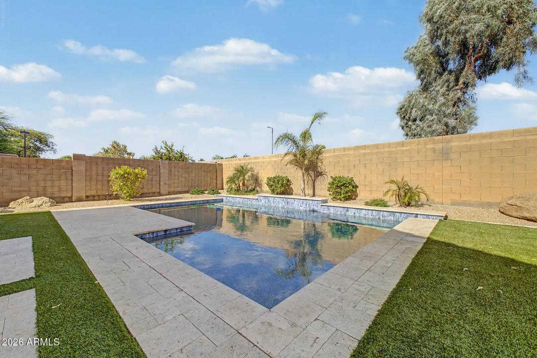 Real Estate Picture 11
